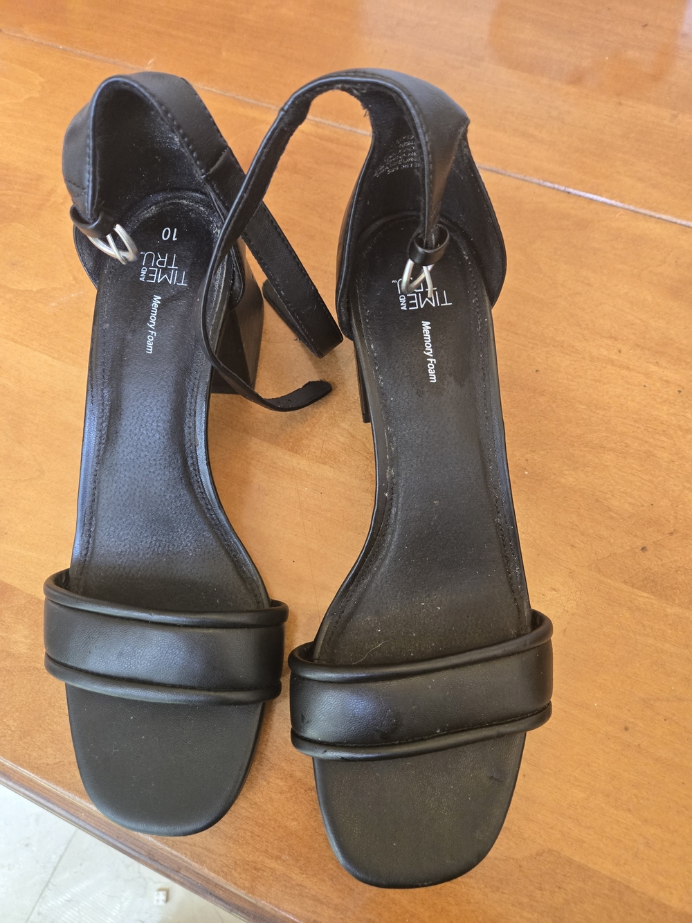 Time and Tru Black Slingback Block Heel Sandals
